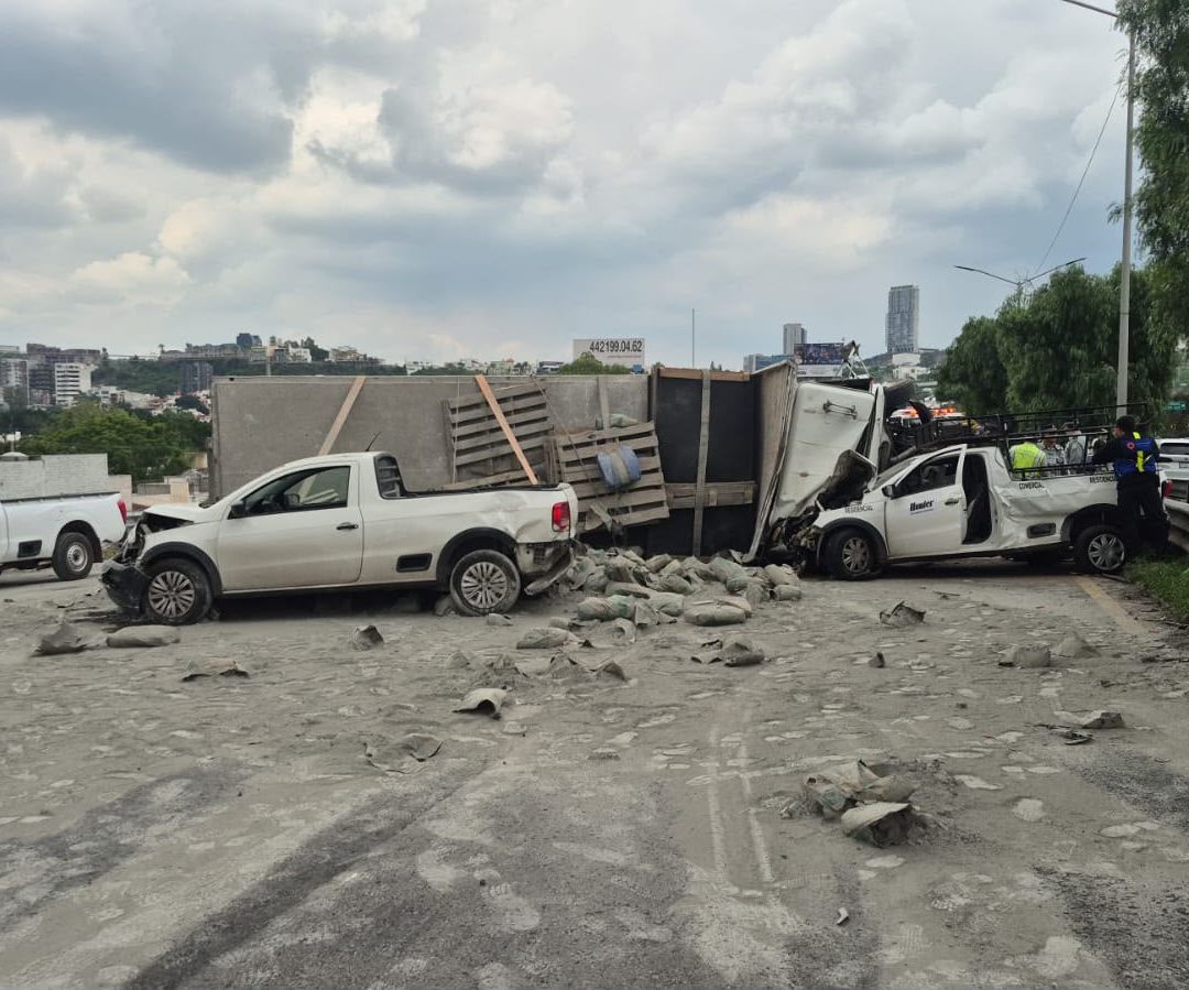 Accidente Múltiple Colapsa la Circulación en la México–Querétaro